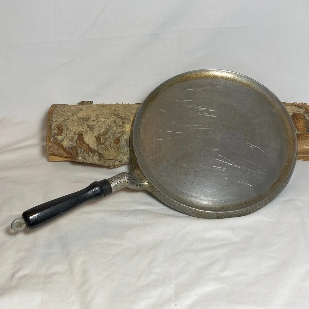 Vintage (1920-30’s) Club Hammercraft Aluminum Griddle with Black Wood Handle